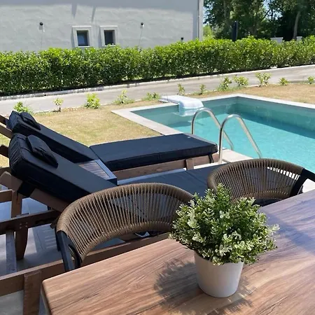 Ammos Luxury Pool Villas *