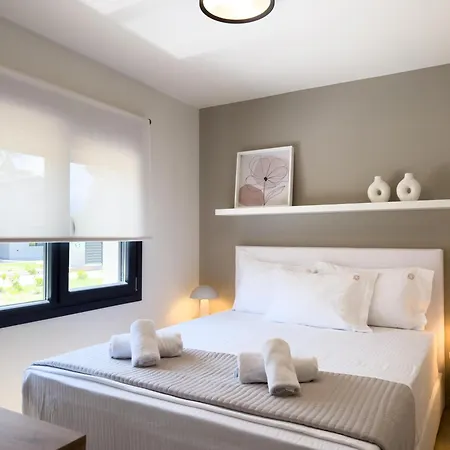 Ammos Luxury Pool Villas