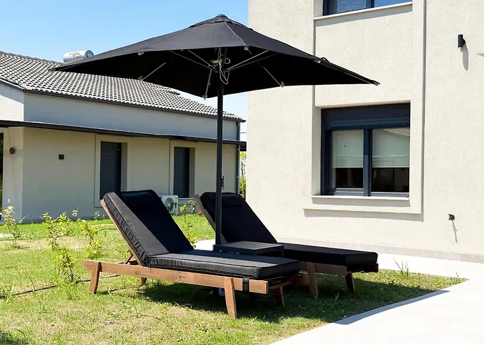 Olympus Seaside Luxury Pool Villa Olympiakí Aktí