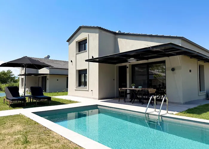 Olympus Seaside Luxury Pool