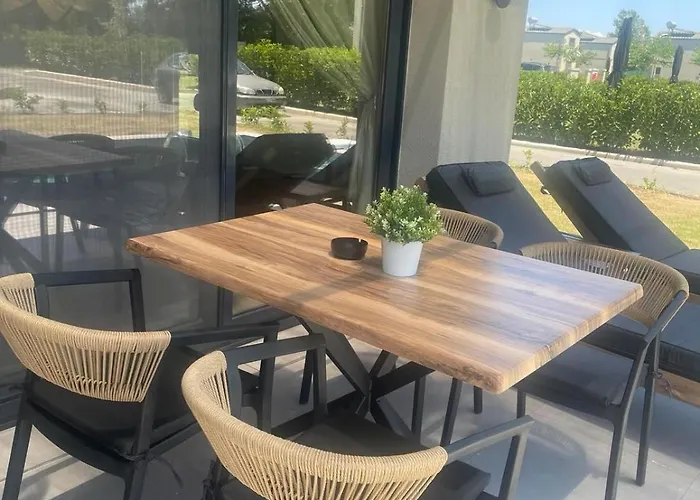 Olympus Seaside Luxury Pool